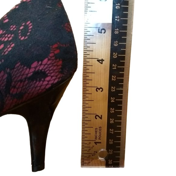 Cause & Effect Lace Satin High Heel Shoes, Size 8 - Picture 10 of 12